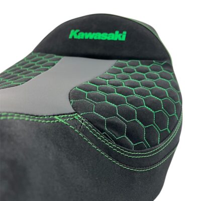 Rivestimento Sella Kawasaki Versys 500 Personalizzata – Cuciture a Colore